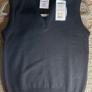 Black uniform V neck sweater size medium youth.